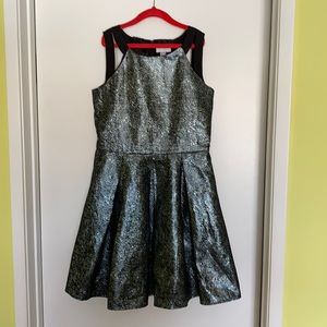 Place silver metallic sleeveless sparkly dress for girls. Size 14.